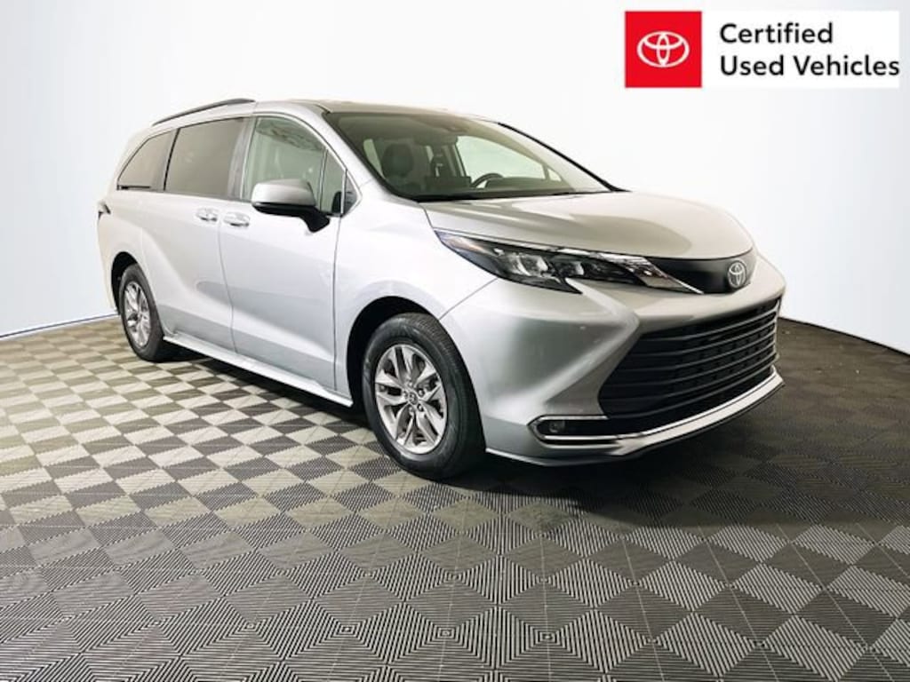 Certified 2024 Toyota Sienna XLE 8 Passenger Van Passenger Van
