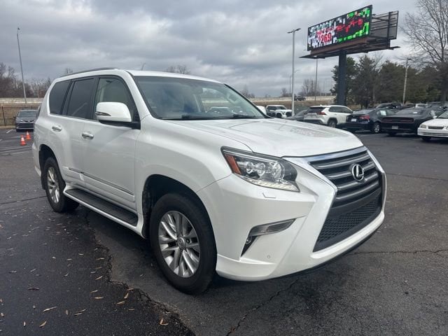 2016 Lexus GX Base's photo