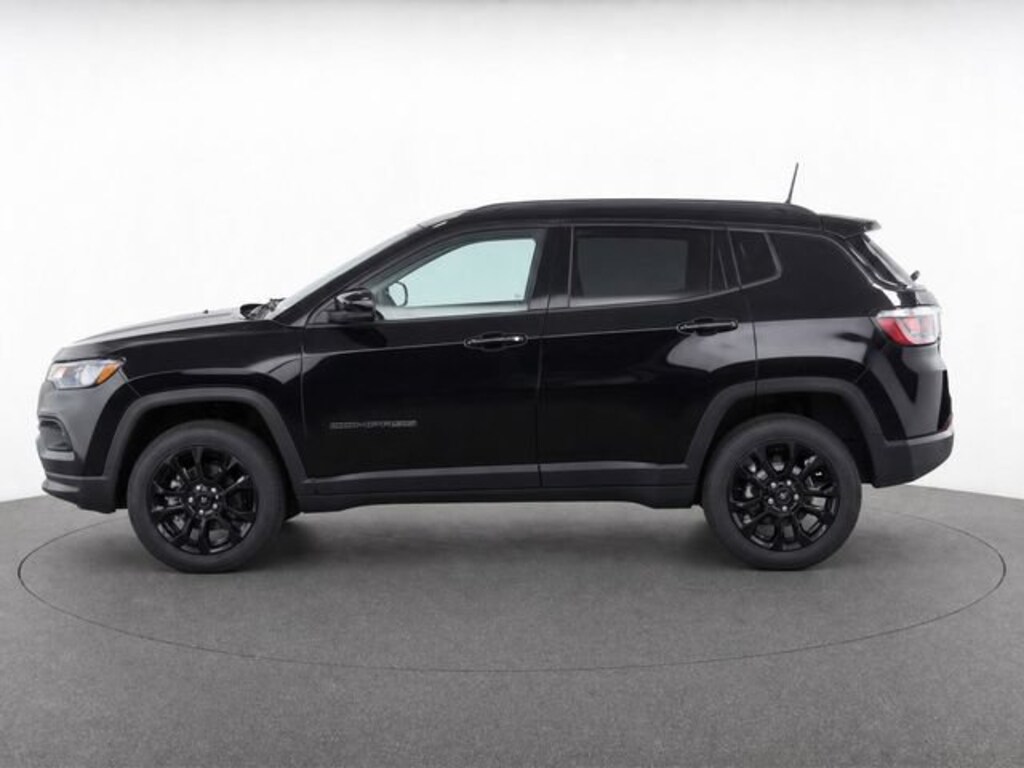 Used 2025 Jeep Compass Latitude SUV