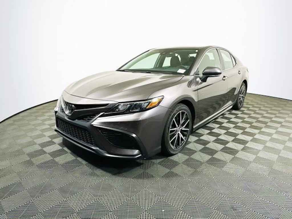 Used 2023 Toyota Camry SE Sedan