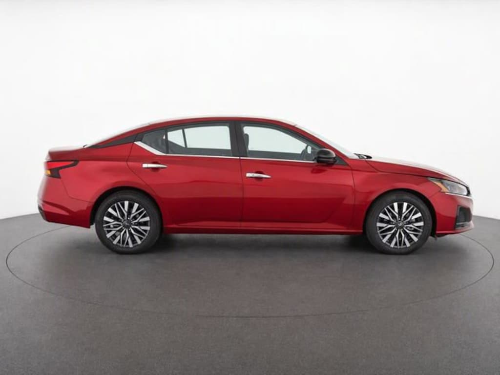 Used 2025 Nissan Altima SV Sedan
