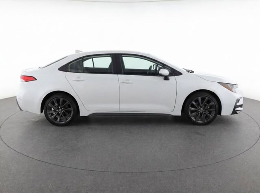 Used 2024 Toyota Corolla SE Sedan
