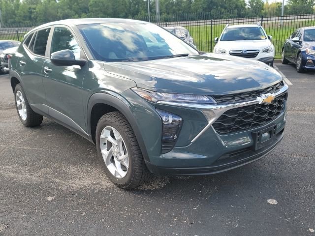 2025 Chevrolet Trax LS's photo