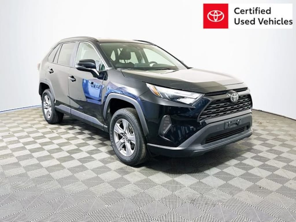Used 2025 Toyota RAV4 XLE SUV