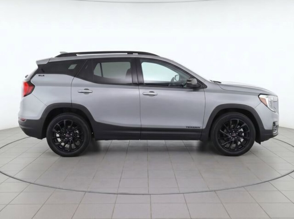Used 2023 GMC Terrain SLE SUV