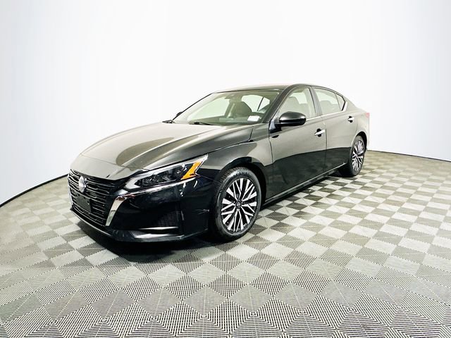 2023 Nissan Altima 2.5 SV photo 3
