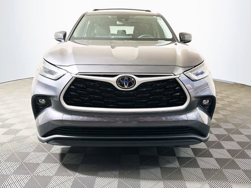 Used 2023 Toyota Highlander LE SUV