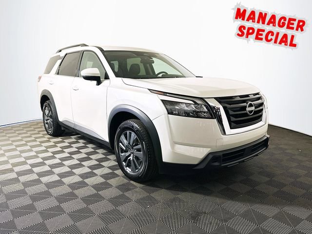2024 Nissan Pathfinder SV 2WD's photo