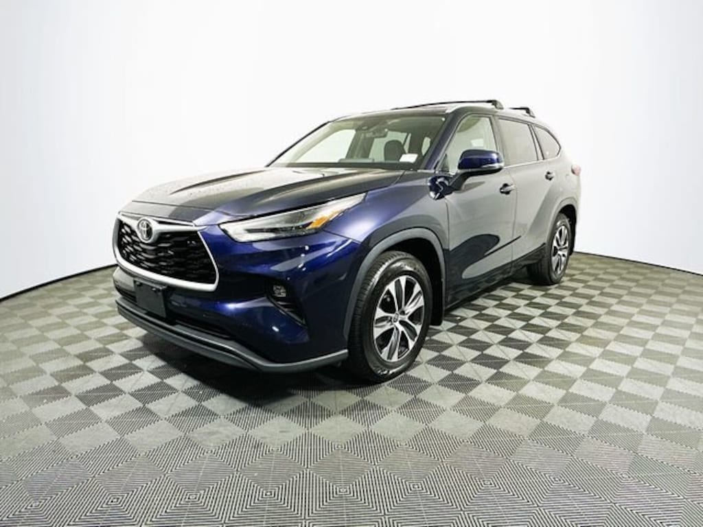 Used 2023 Toyota Highlander XLE SUV