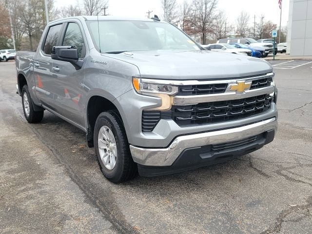 2024 Chevrolet Silverado 1500 LT's photo
