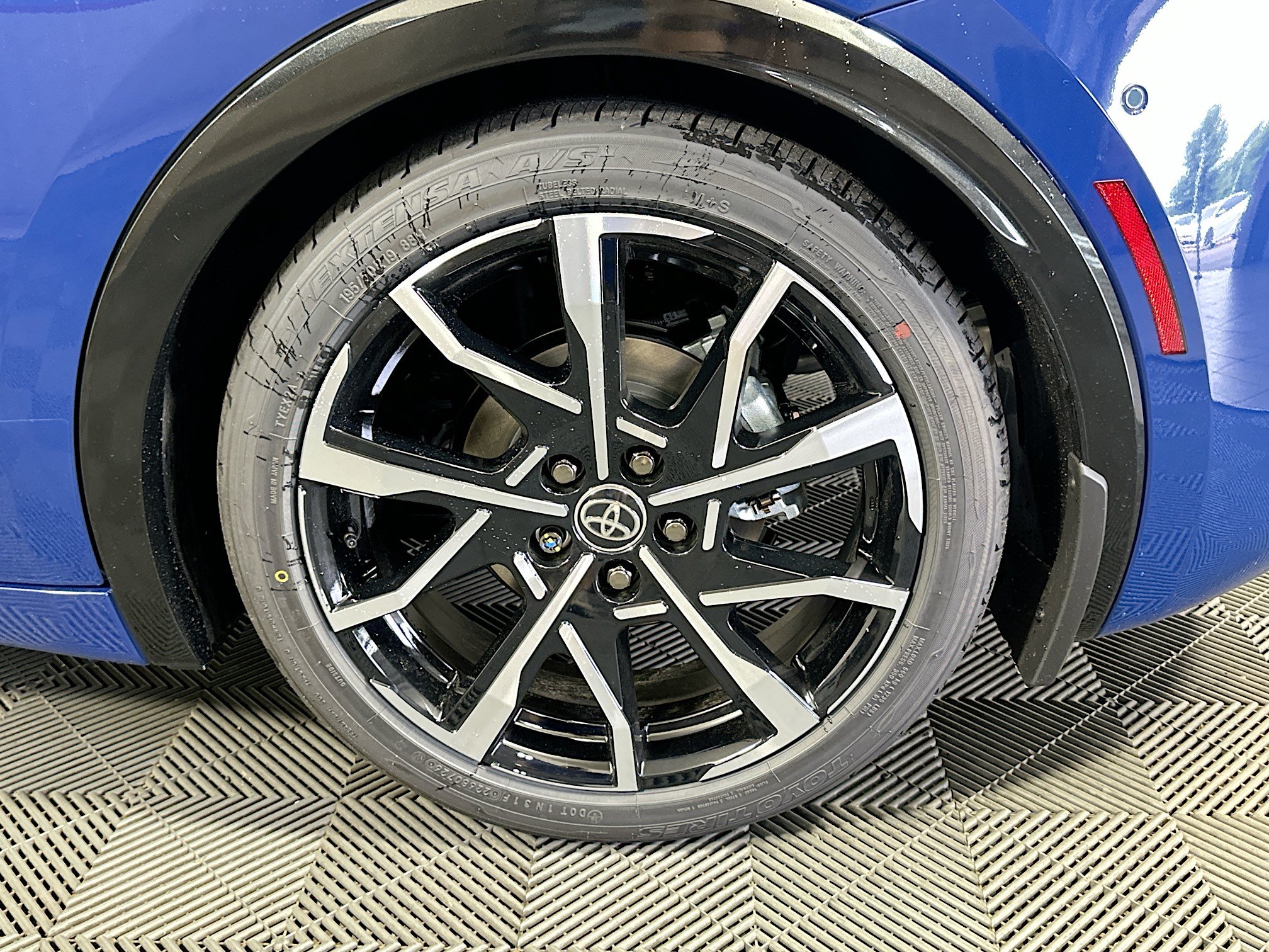 2026 Toyota Prius Plug-in Hybrid XSE Premium - Photo 11