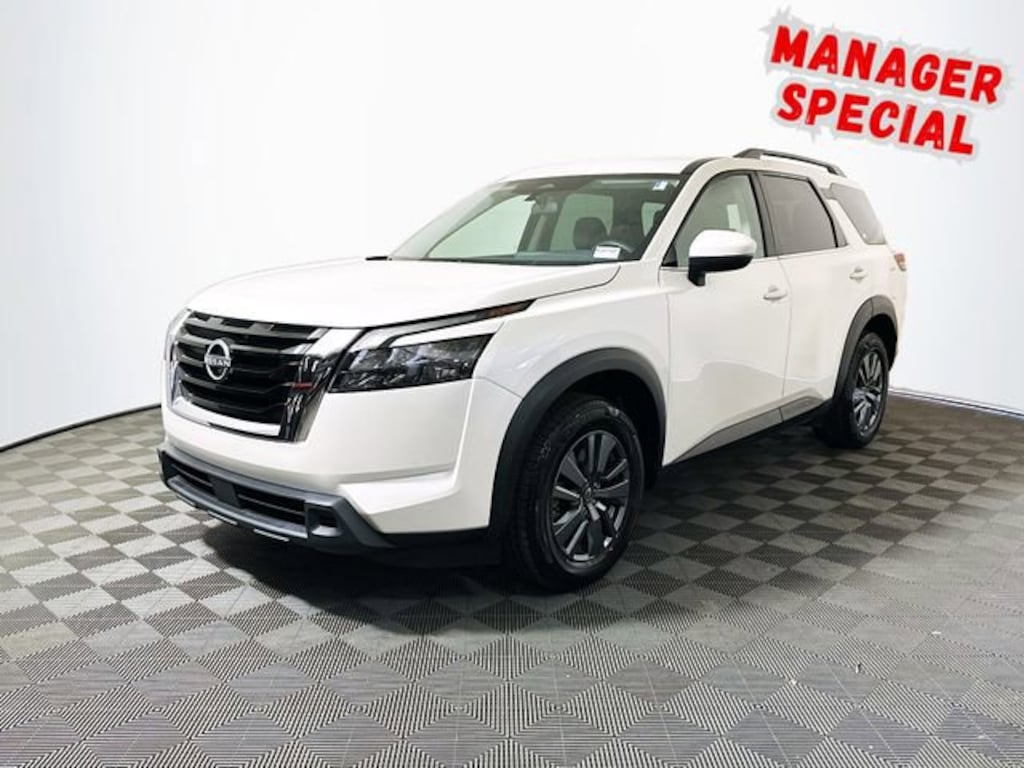 Used 2024 Nissan Pathfinder SV SUV