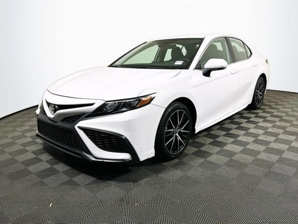 Used 2024 Toyota Camry SE Sedan