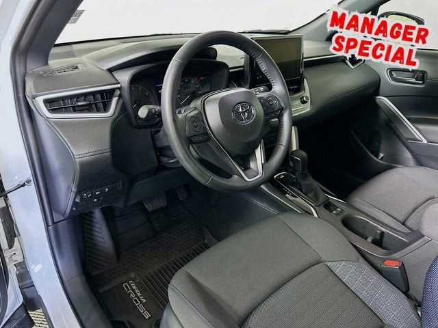 2025 Toyota Corolla Cross SE - Photo 10