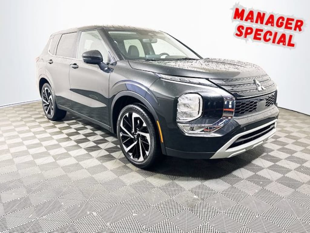 Used 2024 Mitsubishi Outlander SE SUV