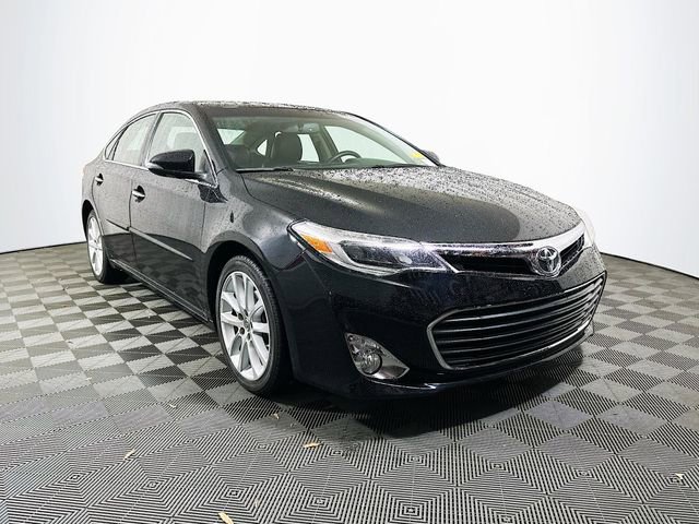 2015 Toyota Avalon Limited's photo