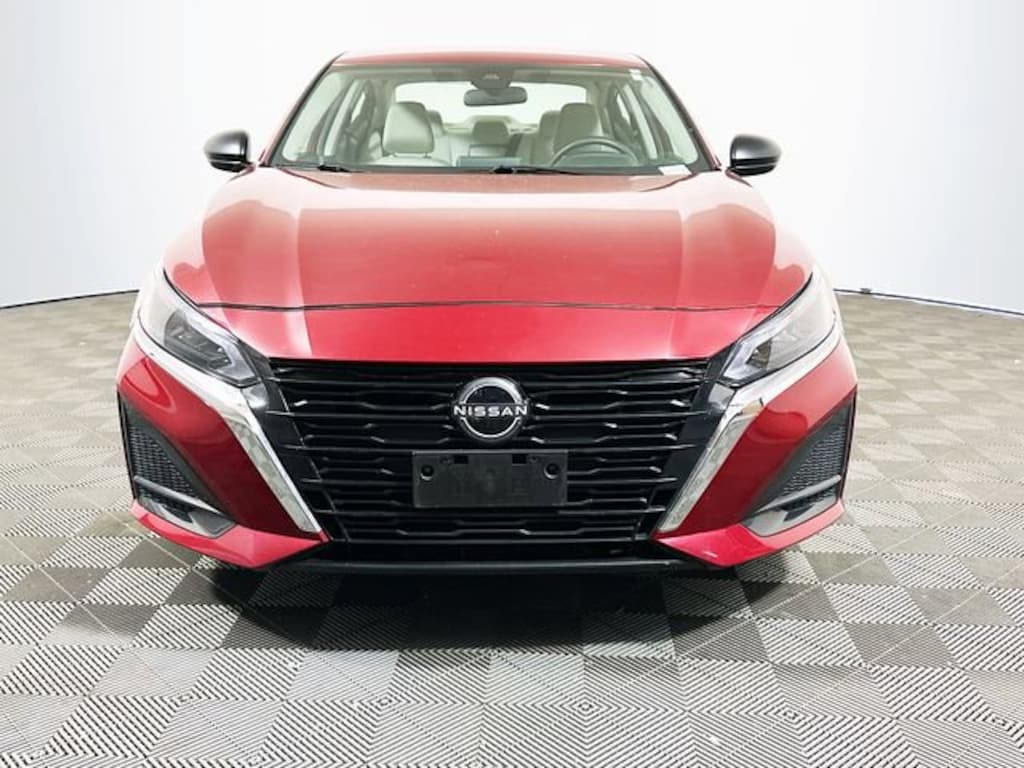 Used 2025 Nissan Altima SV Sedan