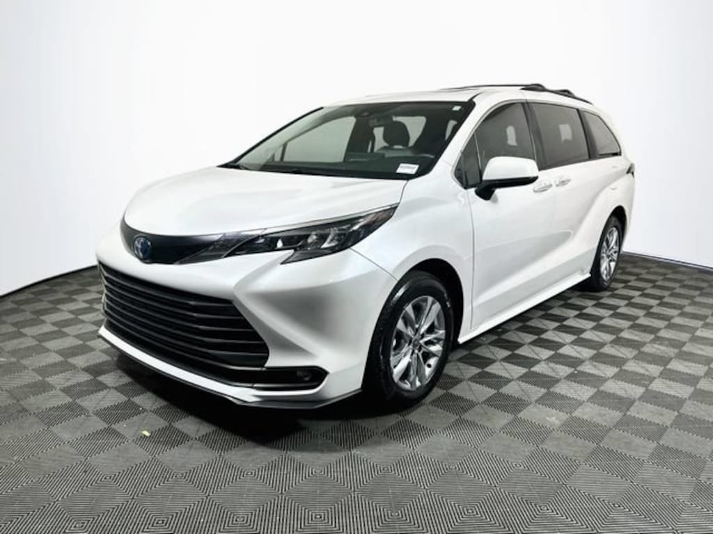Certified 2025 Toyota Sienna XLE 7 Passenger Van Passenger Van