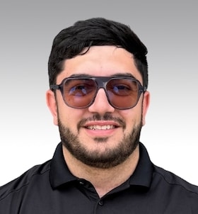 Staff member Gevorg G. from d5757e4f963e
