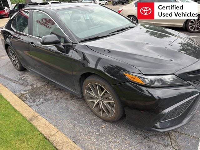 2023 Toyota Camry SE's photo