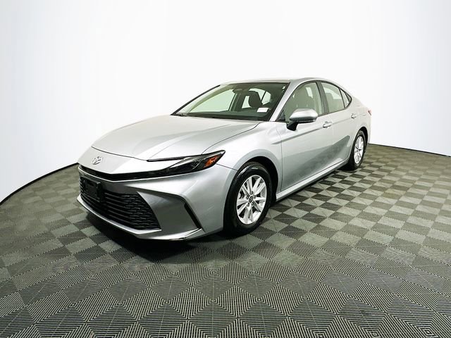 2025 Toyota Camry LE photo 3