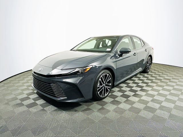 2025 Toyota Camry LE photo 3