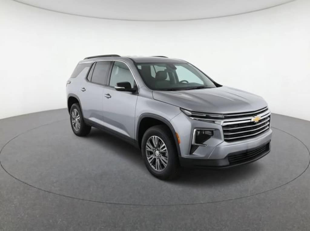 Used 2025 Chevrolet Traverse LT SUV