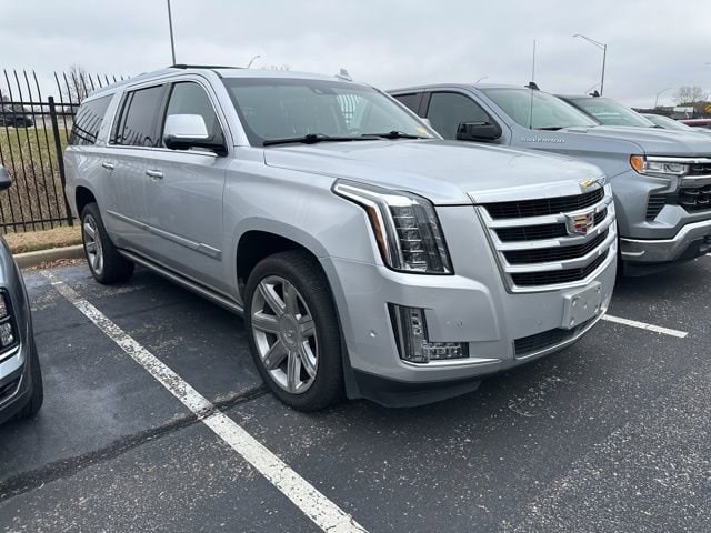 2019 Cadillac Escalade ESV Premium Luxury's photo
