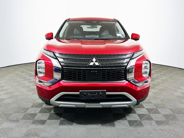 2024 Mitsubishi Outlander SE photo 2