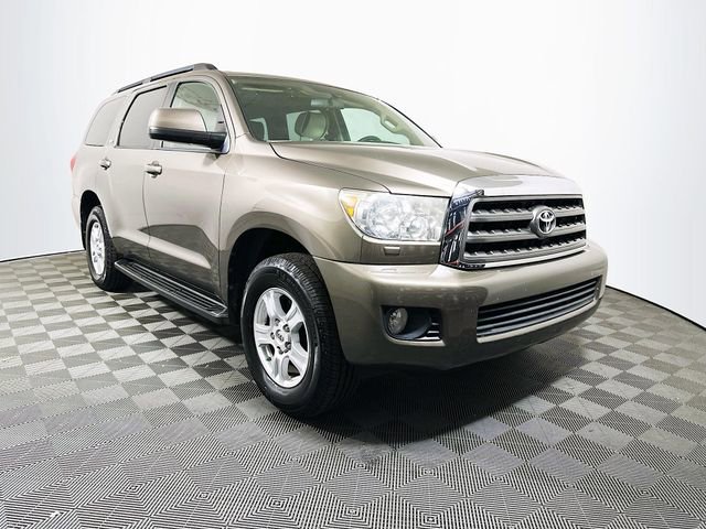 2016 Toyota Sequoia SR5's photo