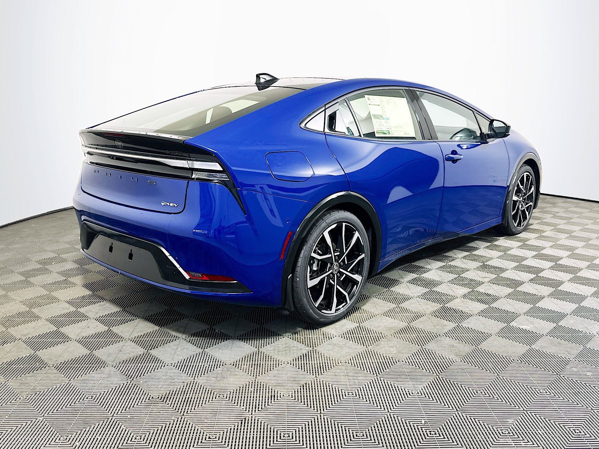 2026 Toyota Prius Plug-in Hybrid XSE Premium - Photo 7