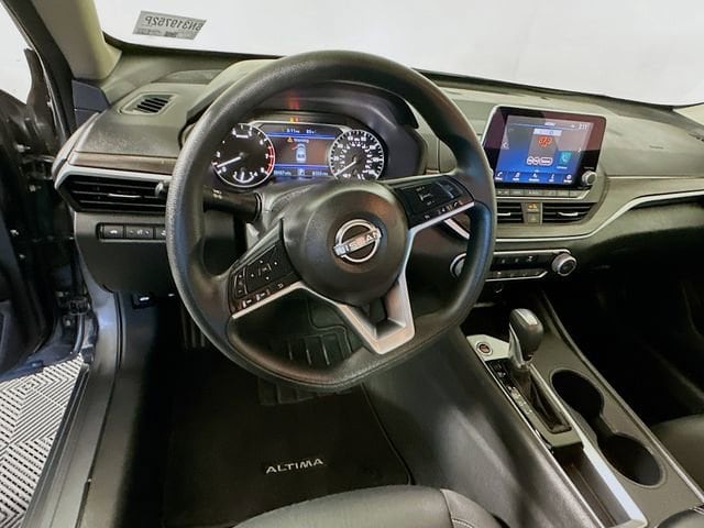 2025 Nissan Altima SV - Photo 13