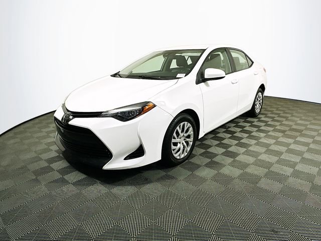 2019 Toyota Corolla LE photo 3