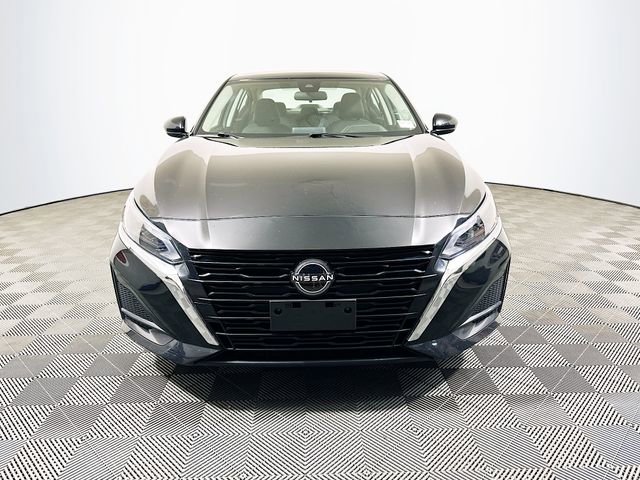 2023 Nissan Altima 2.5 SV photo 2