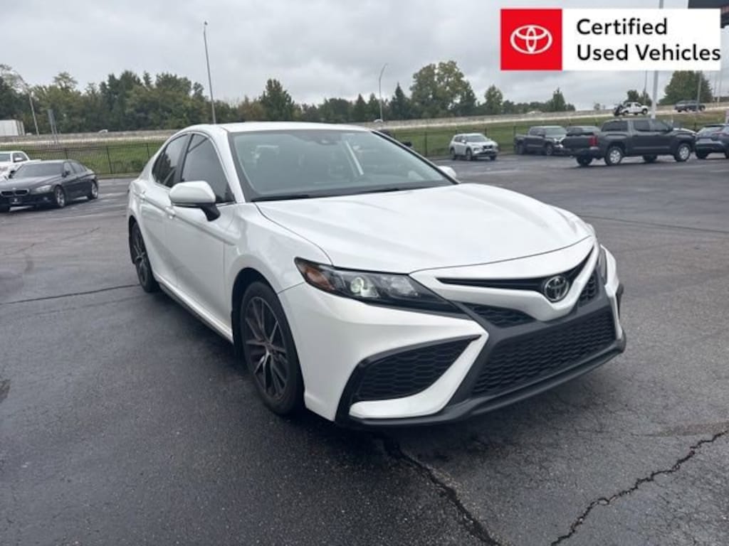 Used 2023 Toyota Camry SE Sedan