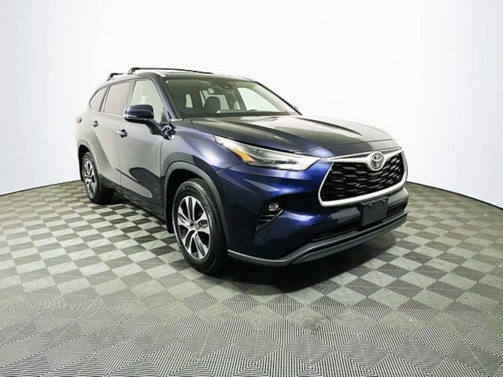 Used 2023 Toyota Highlander XLE SUV