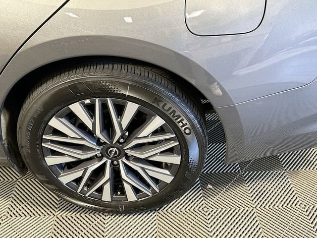 2025 Nissan Altima SV - Photo 28