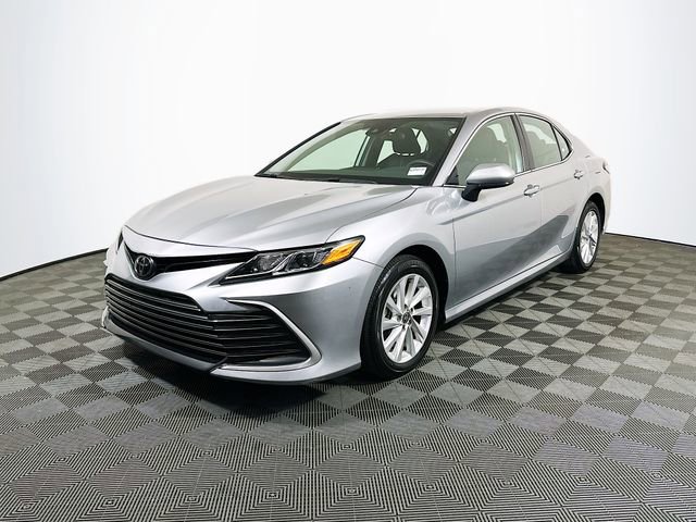 2024 Toyota Camry LE photo 3