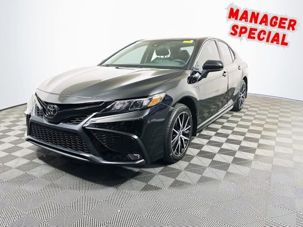 Used 2021 Toyota Camry SE Sedan