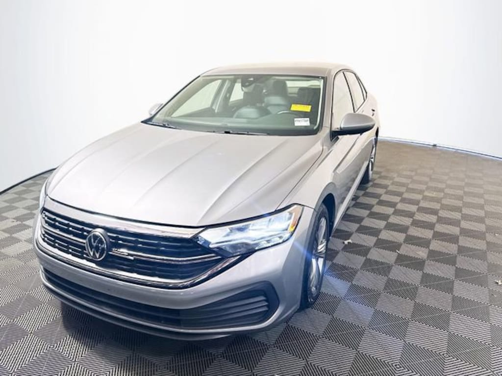 Used 2024 Volkswagen Jetta 1.5T SE Sedan