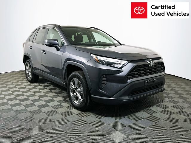 2024 Toyota RAV4 XLE's photo