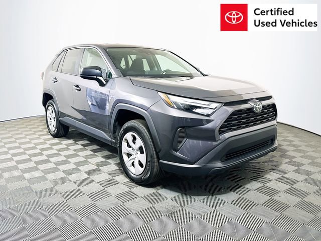 2024 Toyota RAV4 LE's photo