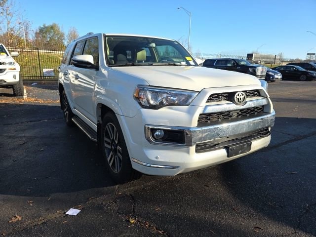 2016 Toyota 4Runner Limited's photo