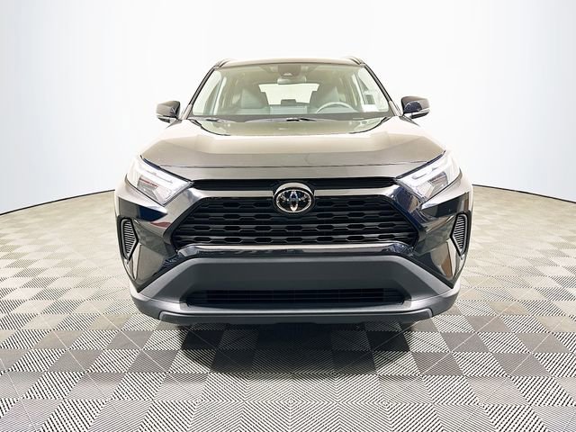 2023 Toyota RAV4 XLE photo 2
