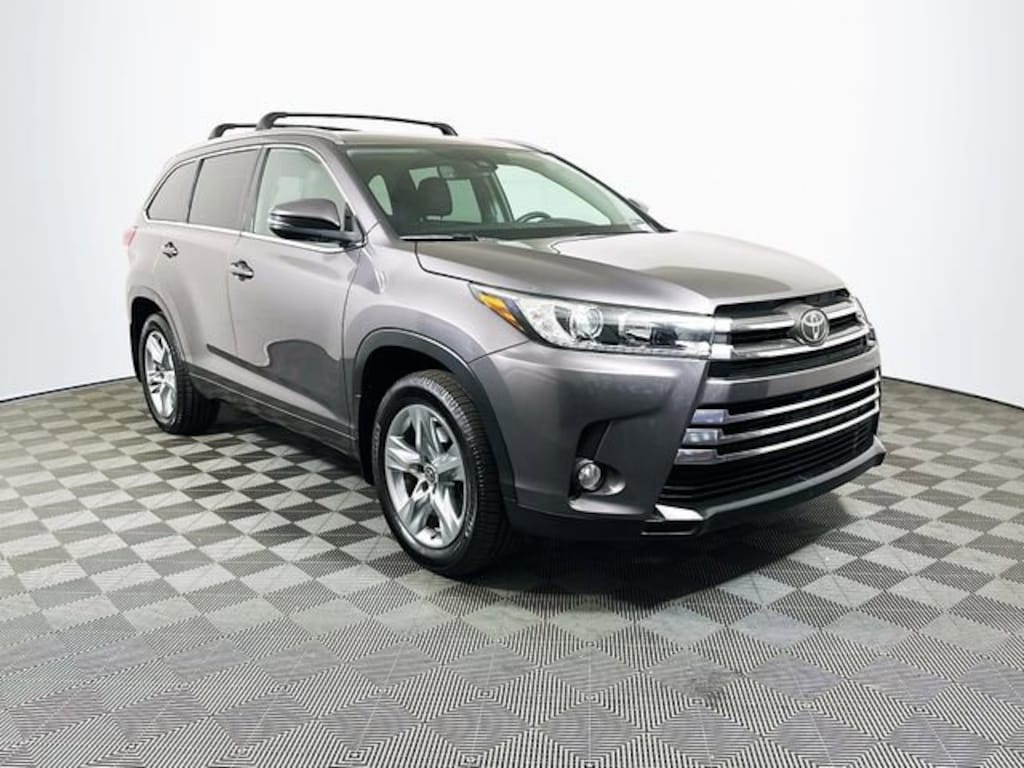 Used 2018 Toyota Highlander Limited V6 SUV