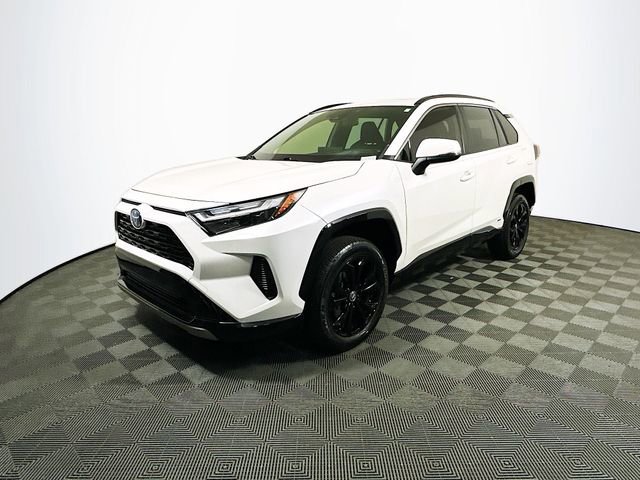 2022 Toyota RAV4 Hybrid SE photo 3