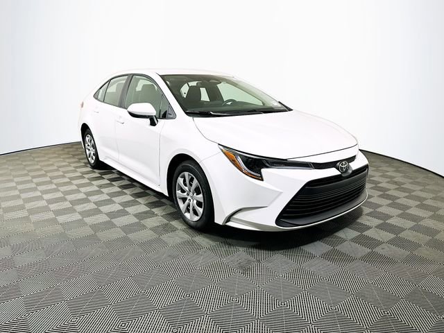 2025 Toyota Corolla LE's photo
