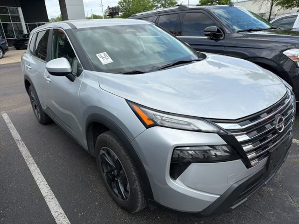 Used 2024 Nissan Rogue SV SUV