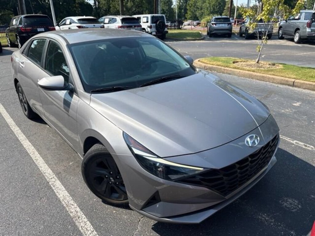 Used 2023 Hyundai Elantra SEL Sedan