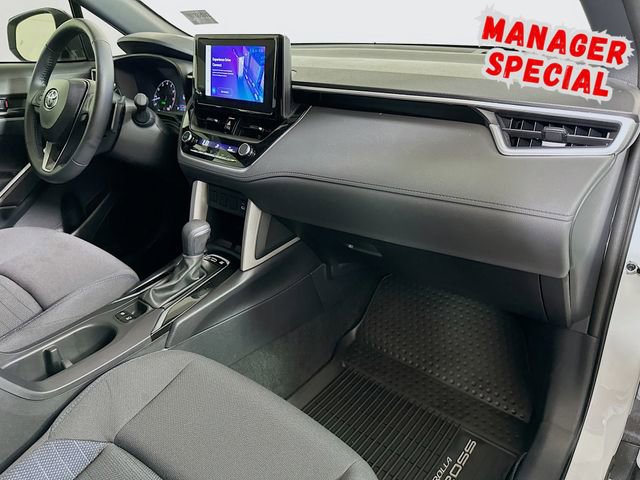 2025 Toyota Corolla Cross SE - Photo 27